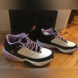 Nike Jordans Max Aura 3